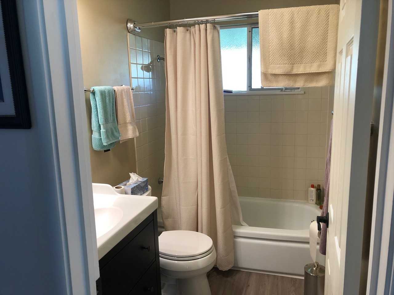 2324 Doidge Ave - Photo 2 of 9