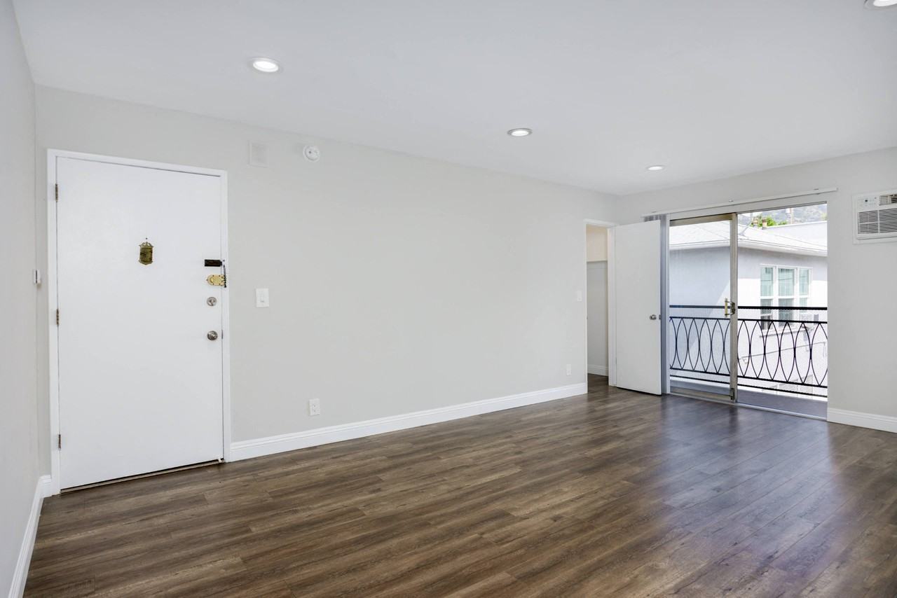 1020-1026 N. Crescent Heights Boulevard - Photo 7 of 19