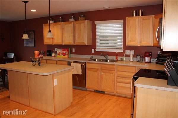 2198 Kildare Dr - Photo 2 of 10
