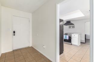 S Oracle - Photo 1 of 1