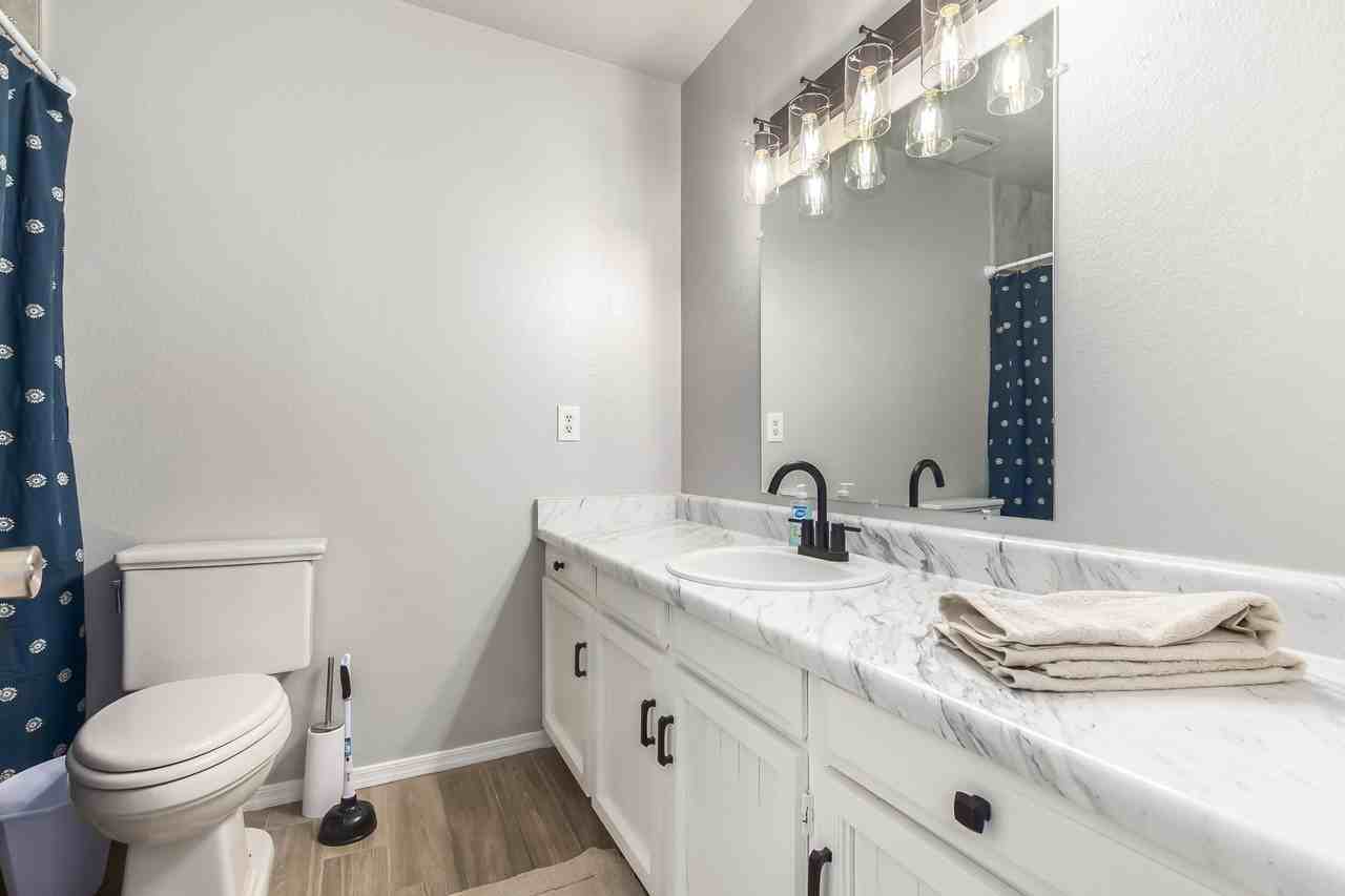 S Oracle - Photo 2 of 14