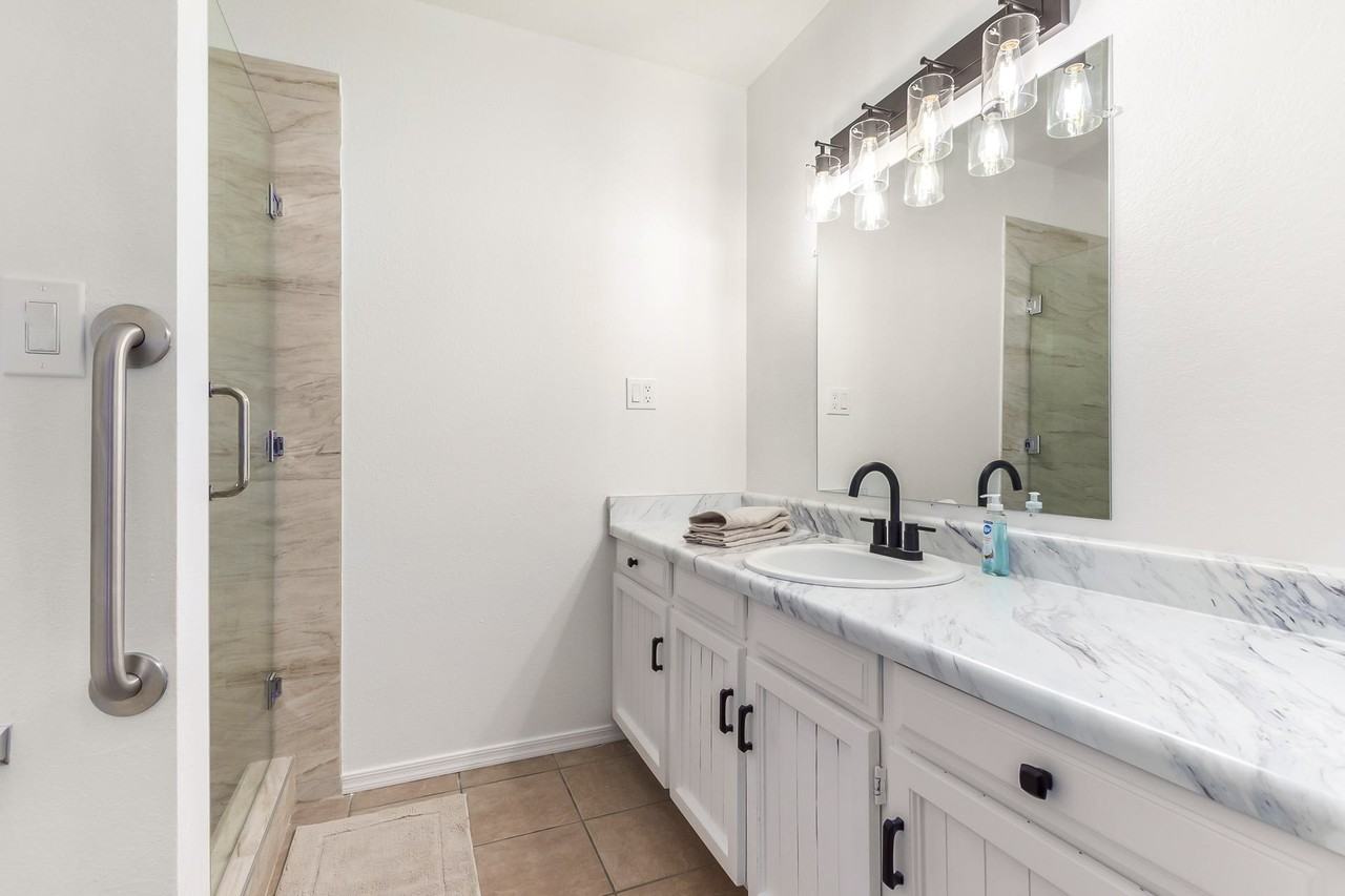 S Oracle - Photo 4 of 14