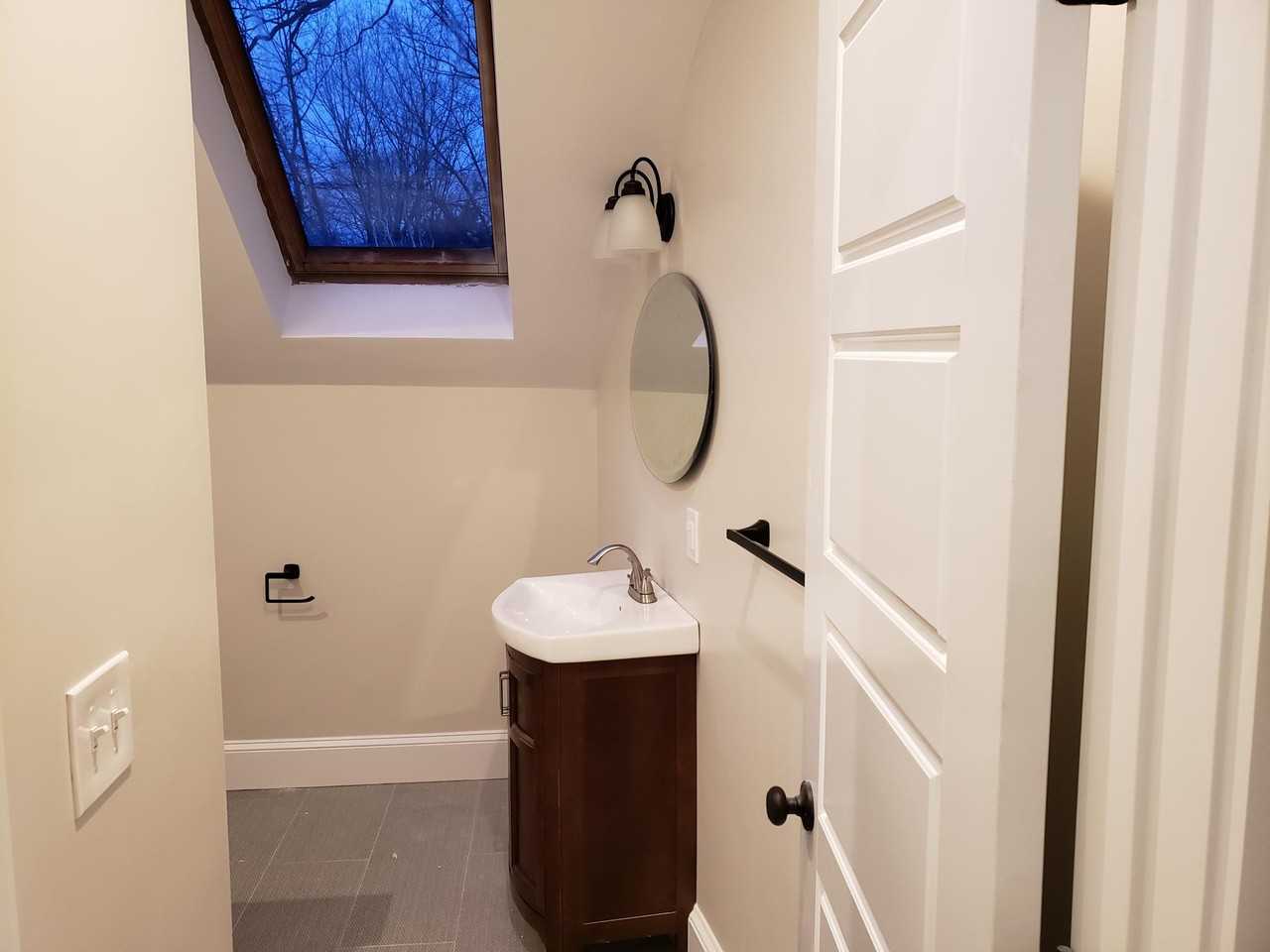 129 Sutherland Rd - Photo 6 of 18