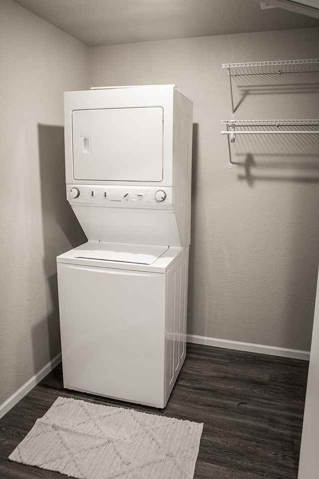 Grand Crossing - Photo 5 of 50