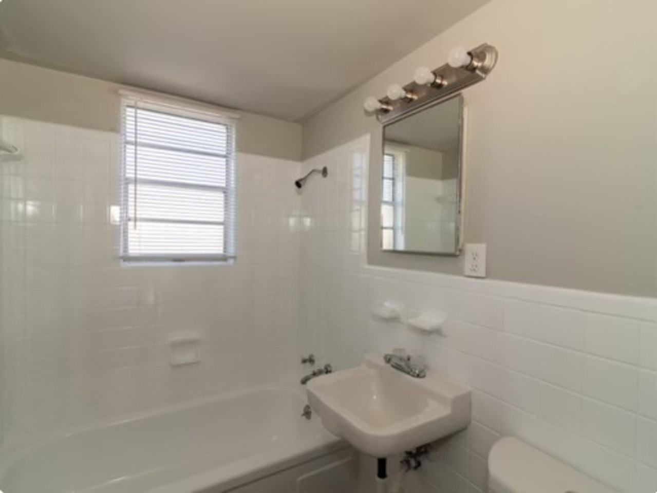 Rosewood Apartments - Photo 2 of 6