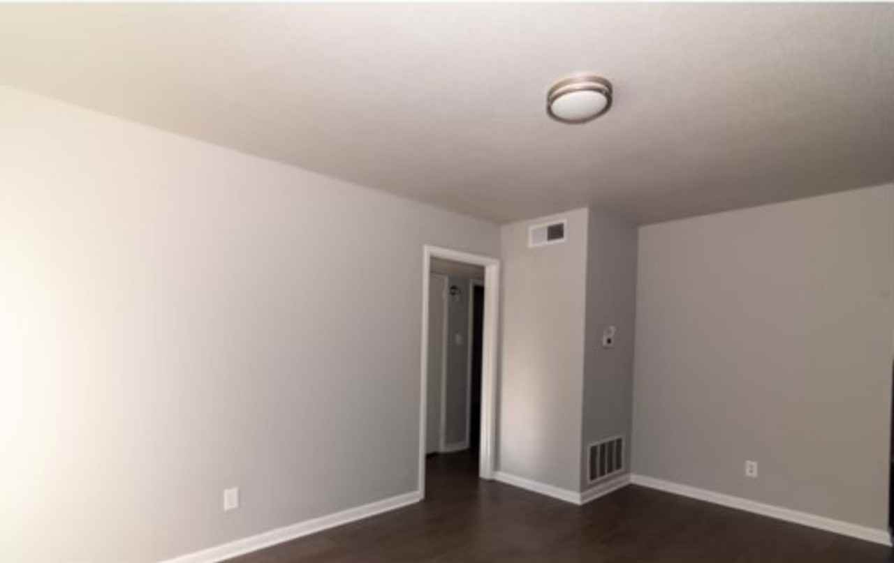 Rosewood Apartments - Photo 6 of 6