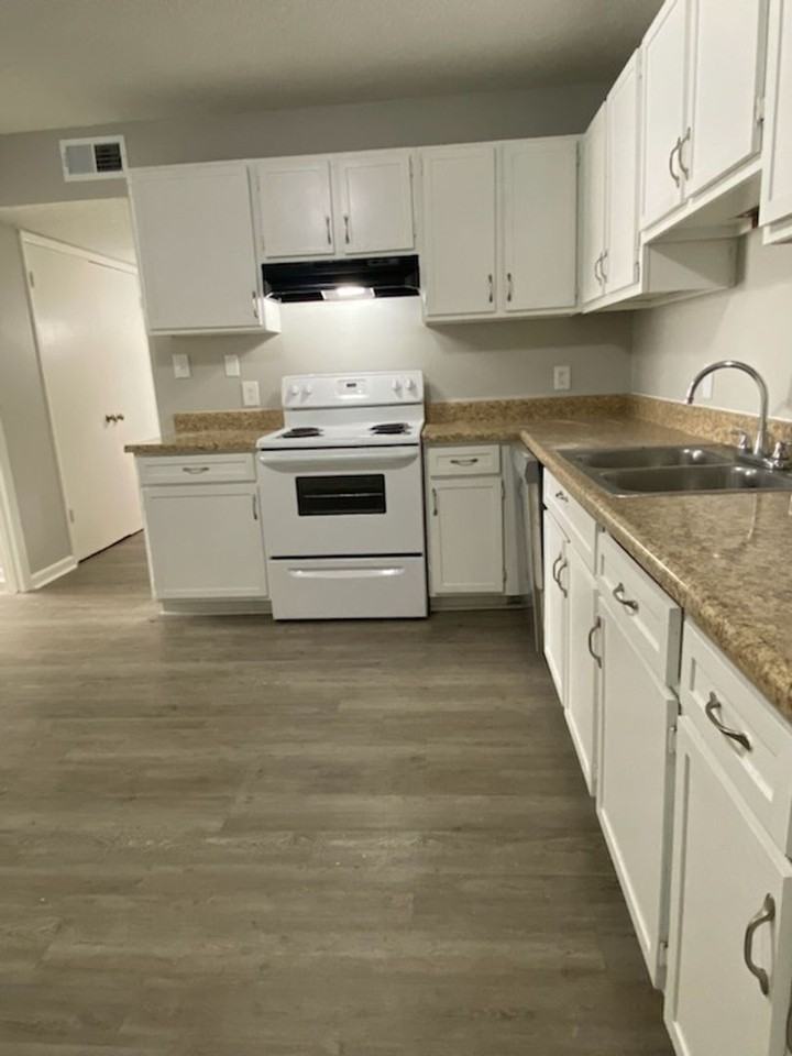 Quinn Court Apartments - Photo 5 of 48