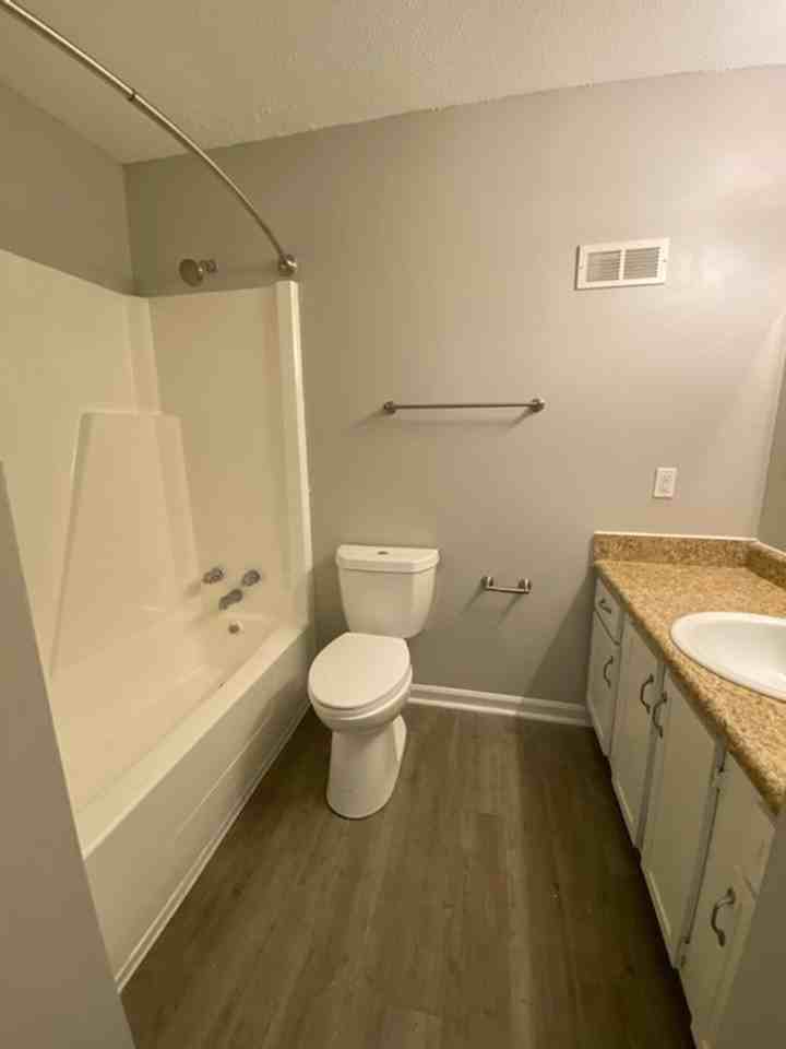 Quinn Court Apartments - Photo 7 of 48