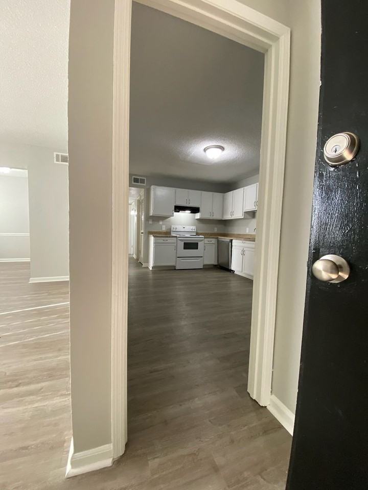 Quinn Court Apartments - Photo 3 of 20