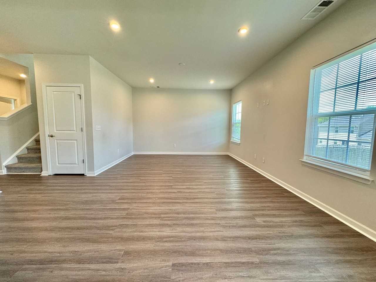 3209 Garrett Ln - Photo 5 of 26