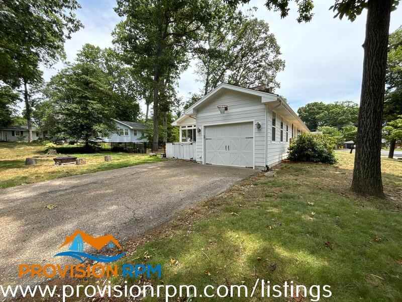 802 Teakwood Dr ##Md - Photo 3 of 42