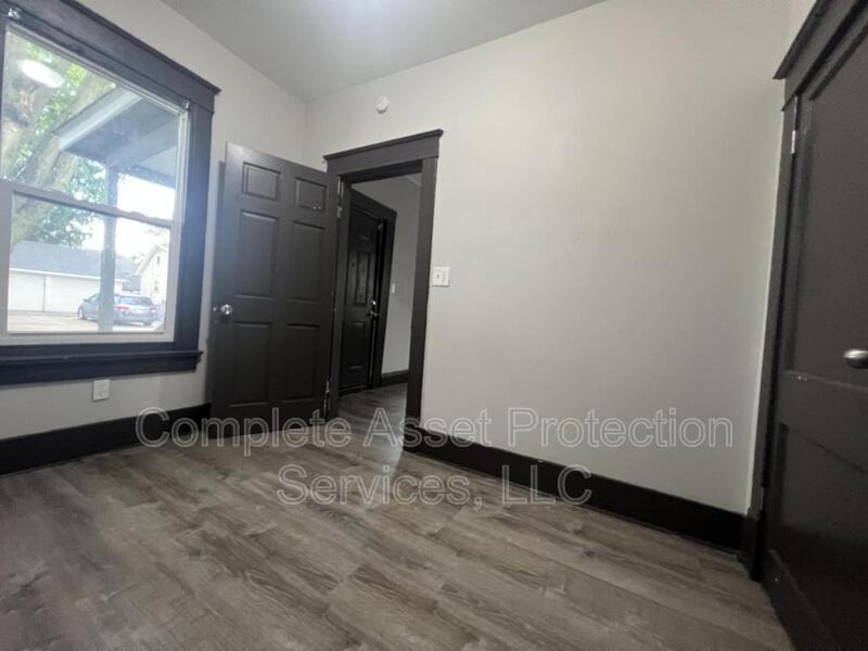 109 John St - Photo 2 of 7