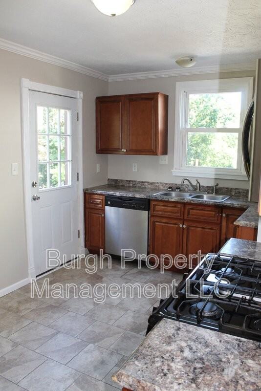 113 Ridgewood Ave - Photo 3 of 16