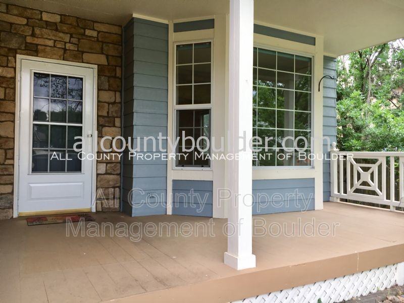 1452 Zinnia Cir - Photo 3 of 29
