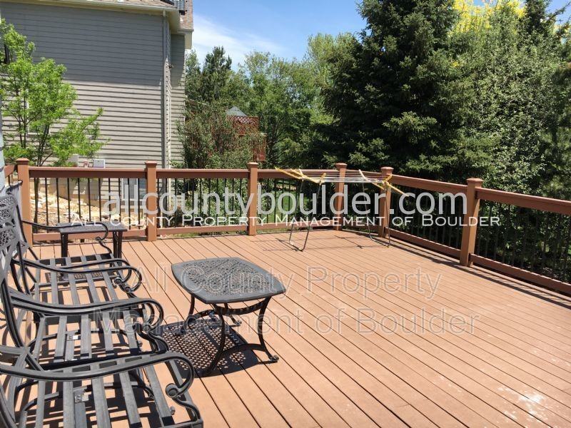 1452 Zinnia Cir - Photo 4 of 29
