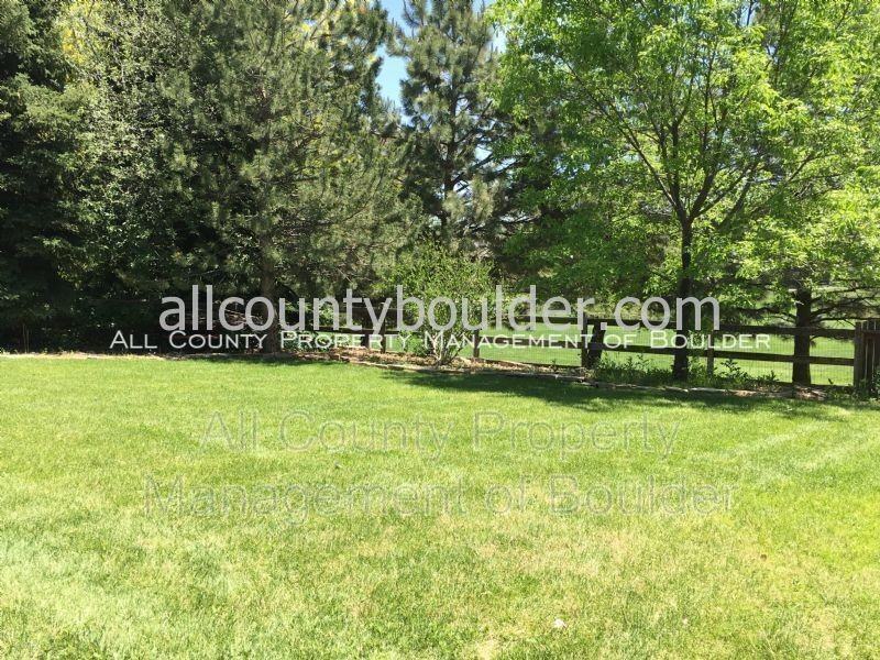 1452 Zinnia Cir - Photo 6 of 29
