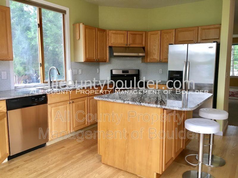 1452 Zinnia Cir - Photo 7 of 29