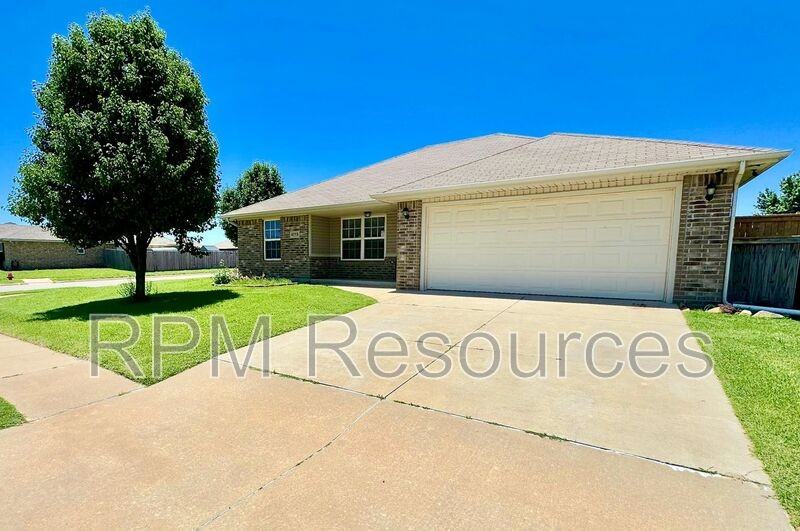 4713 Hunter Blvd - Photo 3 of 25
