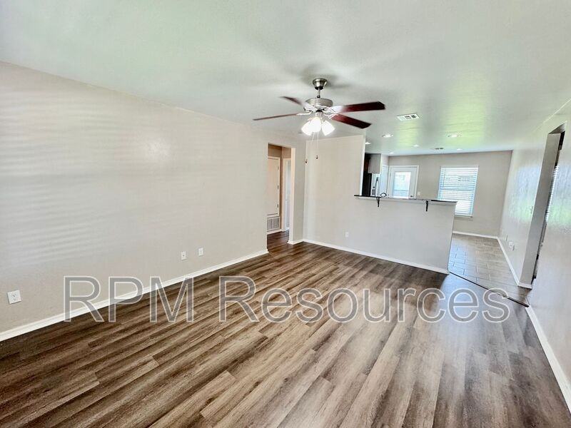 4713 Hunter Blvd - Photo 4 of 25