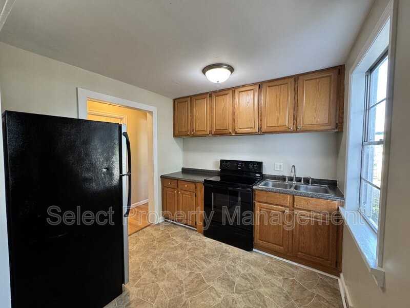 7515 Aboite Center Rd - Photo 2 of 22