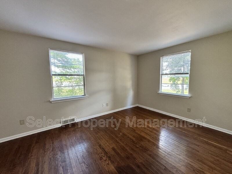 7515 Aboite Center Rd - Photo 7 of 22