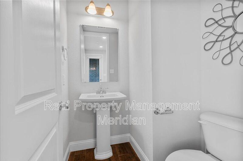 815 Ponds Edge Ln - Photo 7 of 20