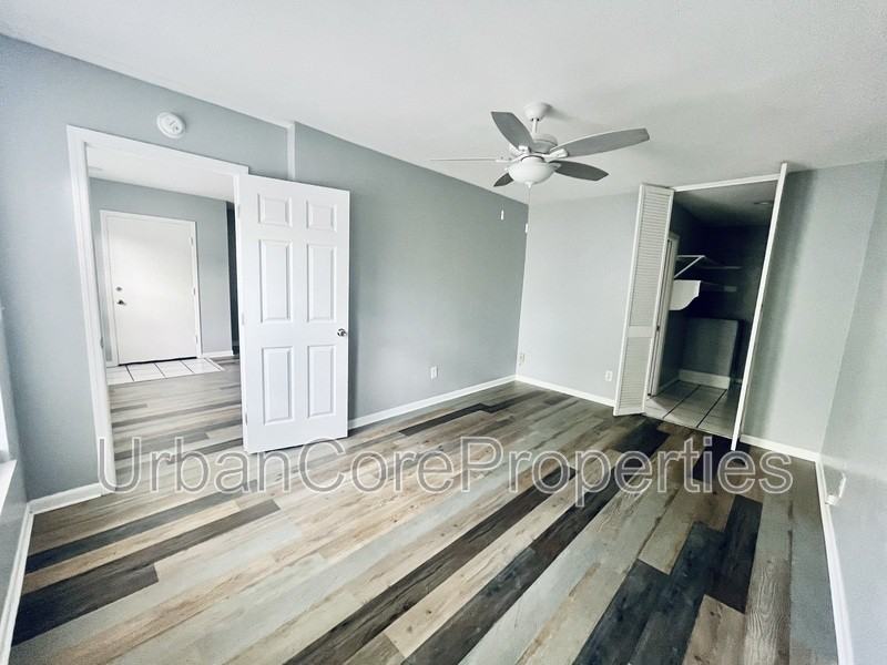 321 24th Ave N #9 - Photo 5 of 10