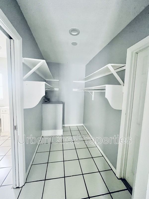 321 24th Ave N #9 - Photo 6 of 10