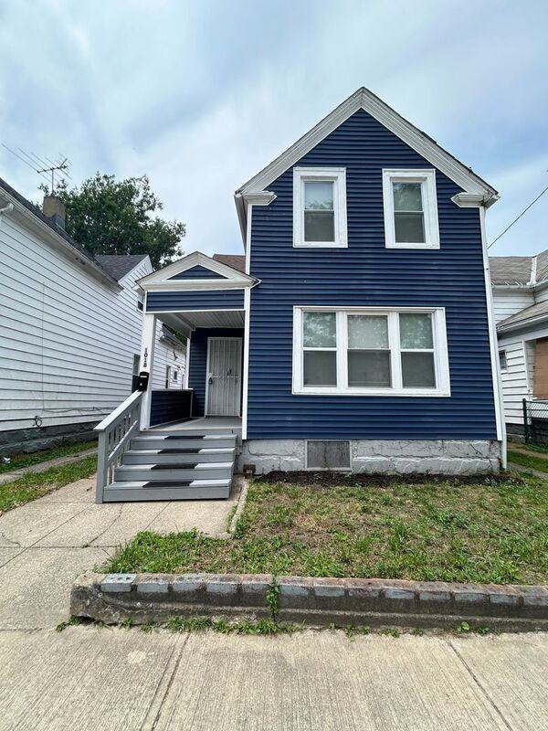 1018 E 72nd St