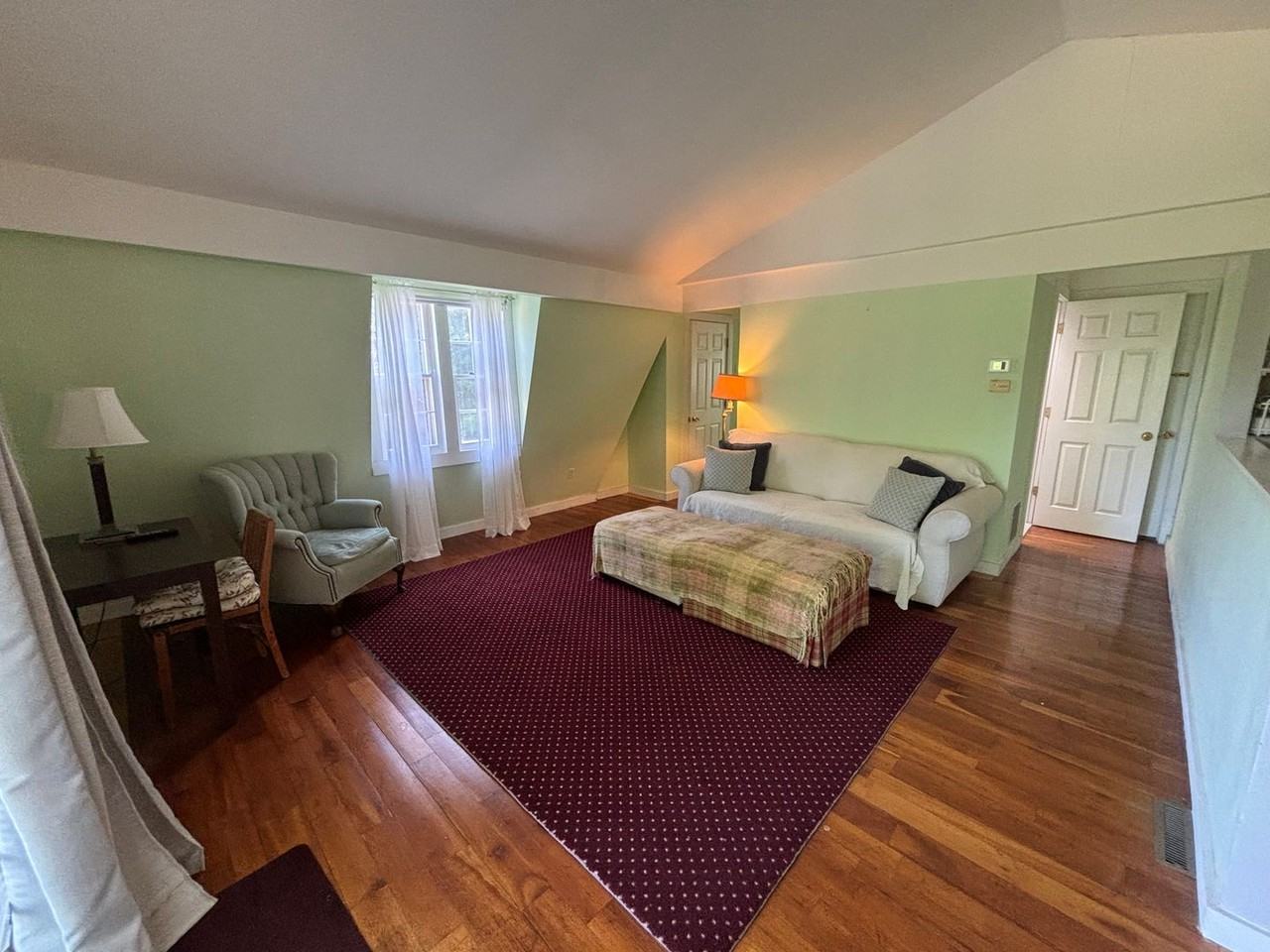 Thornewood Inn - Photo 7 of 14
