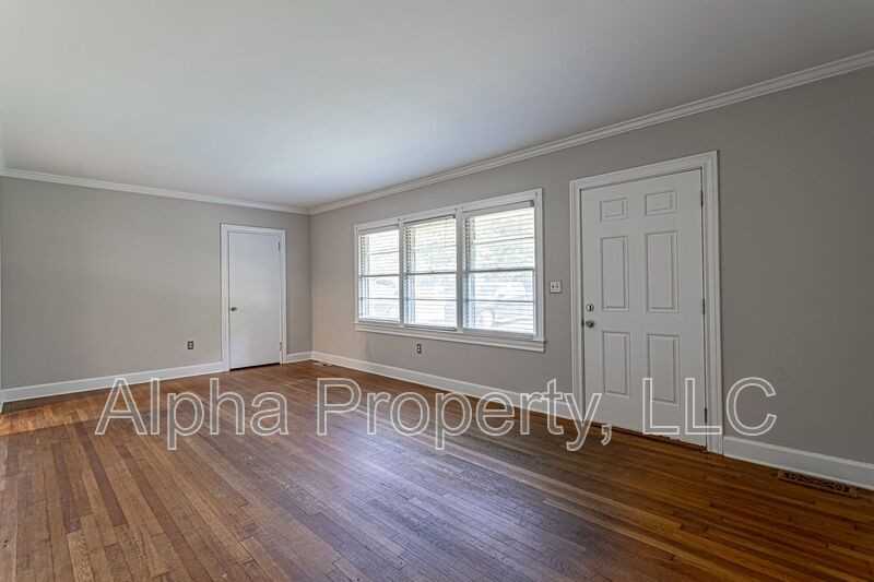 123 Legrand Blvd - Photo 3 of 19