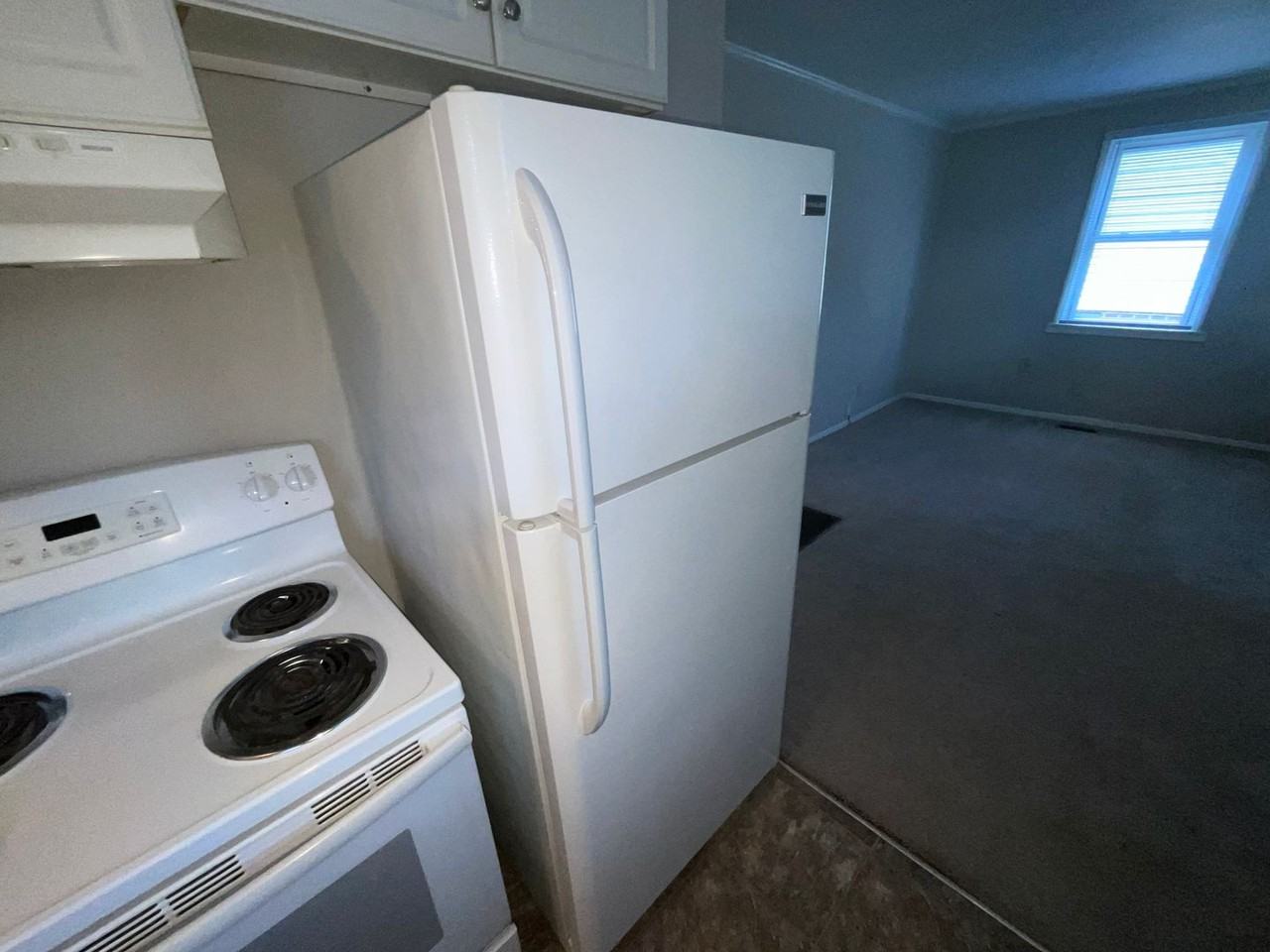 1404 Mayfair Ave - Photo 2 of 25