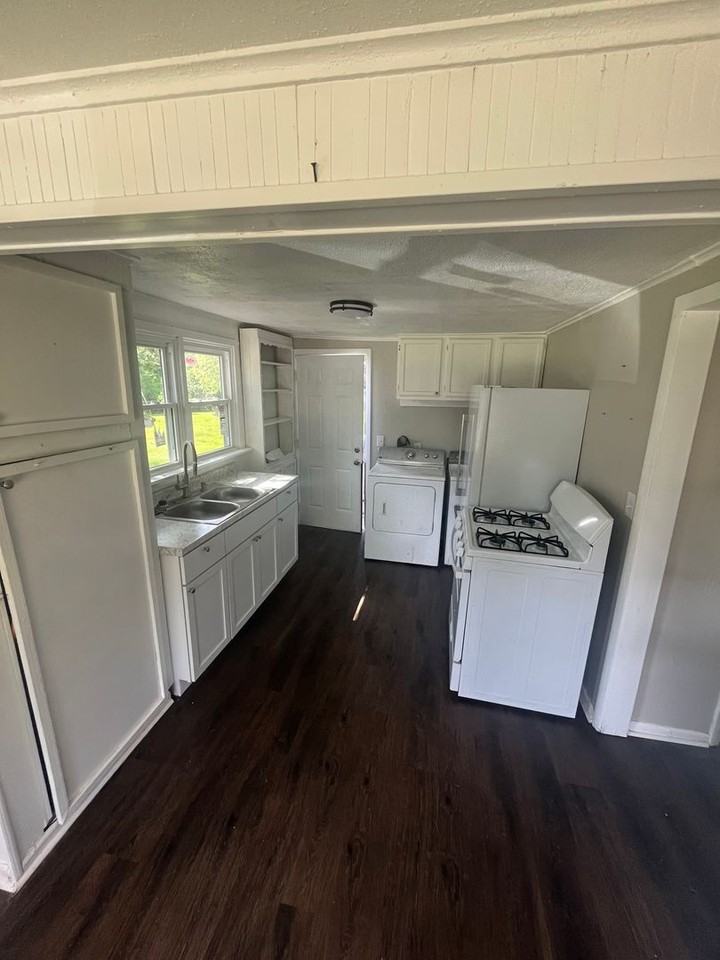6736 W 25th St - Photo 5 of 6