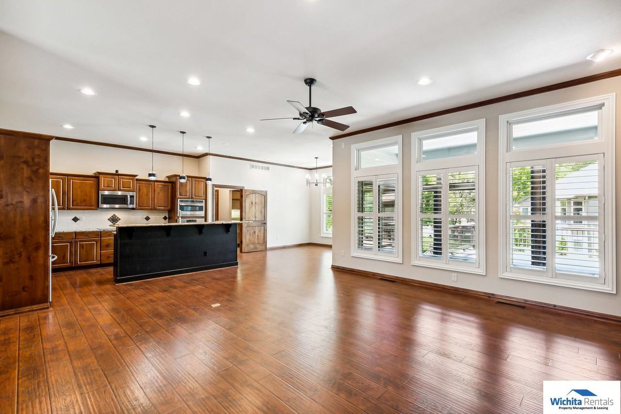 2938 N Wild Rose Ct - Photo 2 of 16