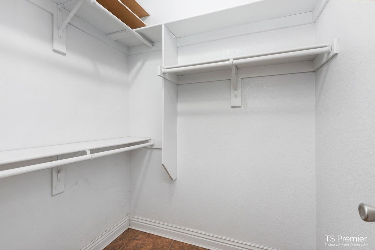 523 storer ave - Photo 6 of 6