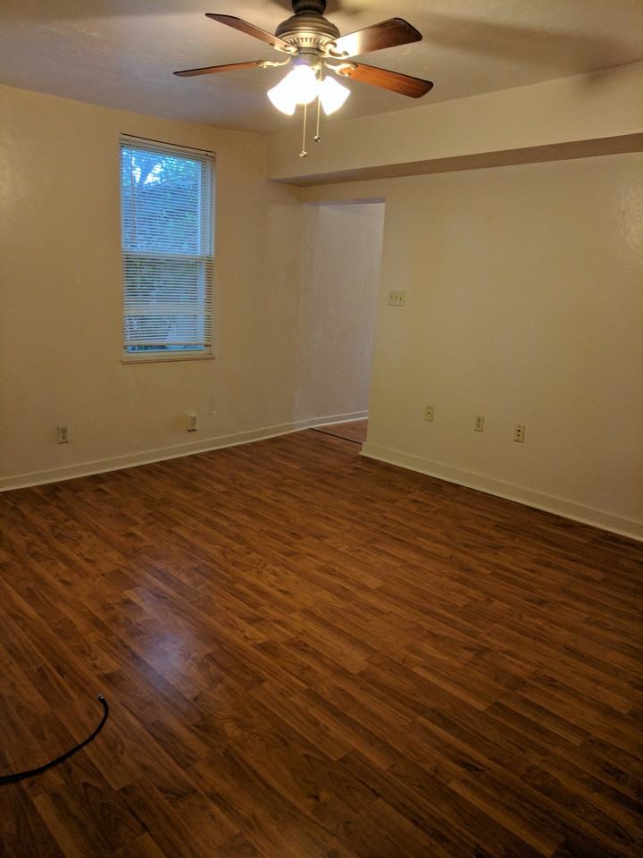 Cozy 2 Bedroom Apartment with Backyard Patio and Central Air Conditioning in South Side, Pittsburgh, PA - Photo 5 of 8