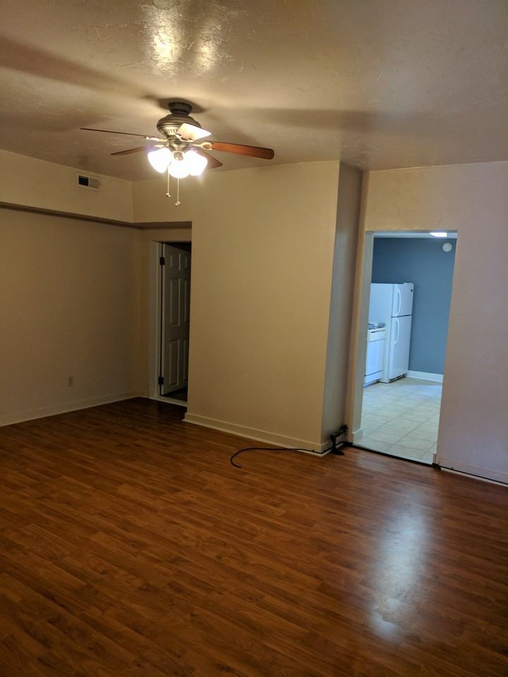 Cozy 2 Bedroom Apartment with Backyard Patio and Central Air Conditioning in South Side, Pittsburgh, PA - Photo 6 of 8