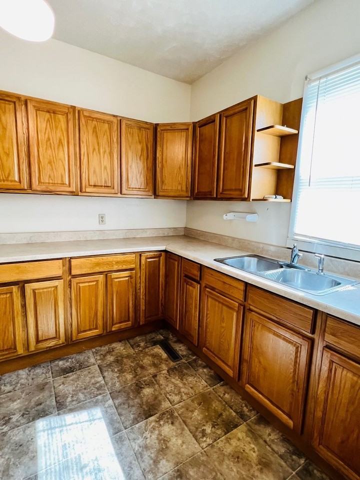236 W 10th St - Photo 6 of 16