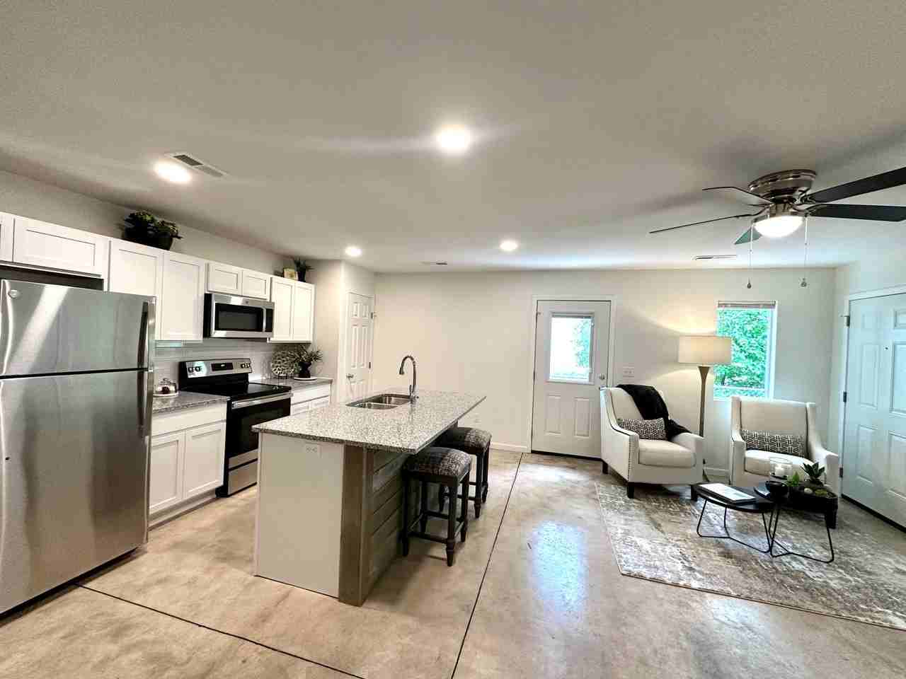 1019 N Spruce Ave #200