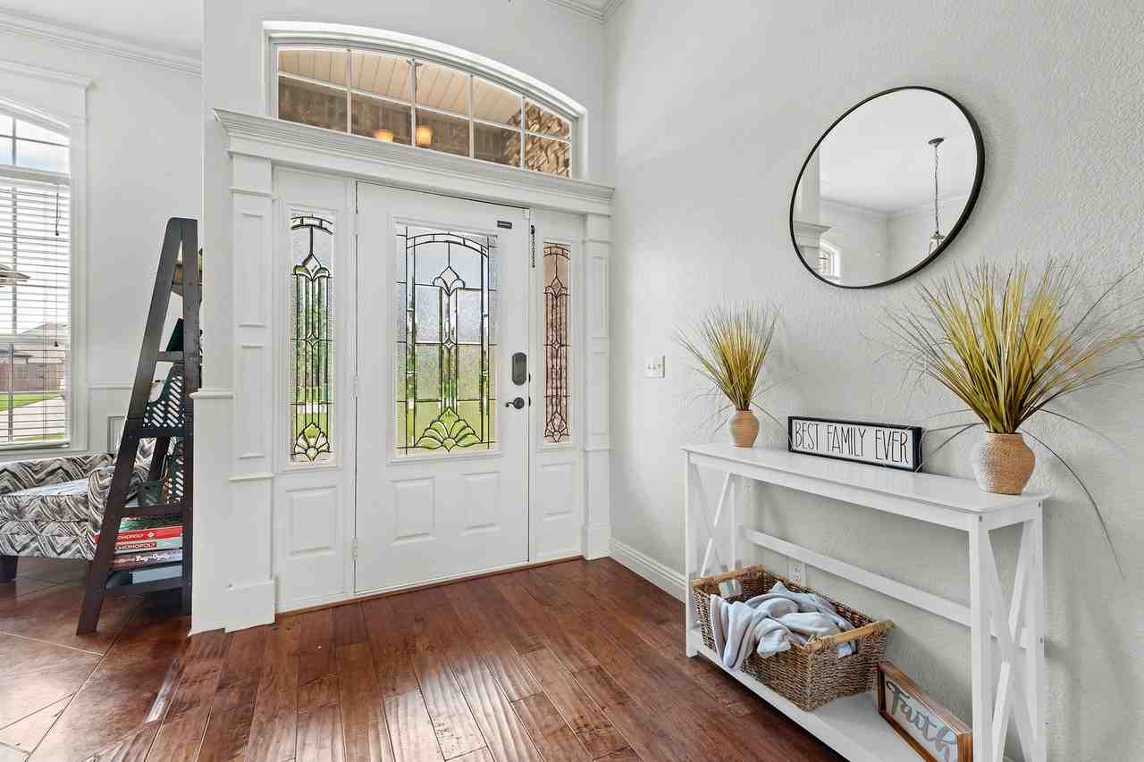 1048 Tarah Knolls Cir - Photo 5 of 31