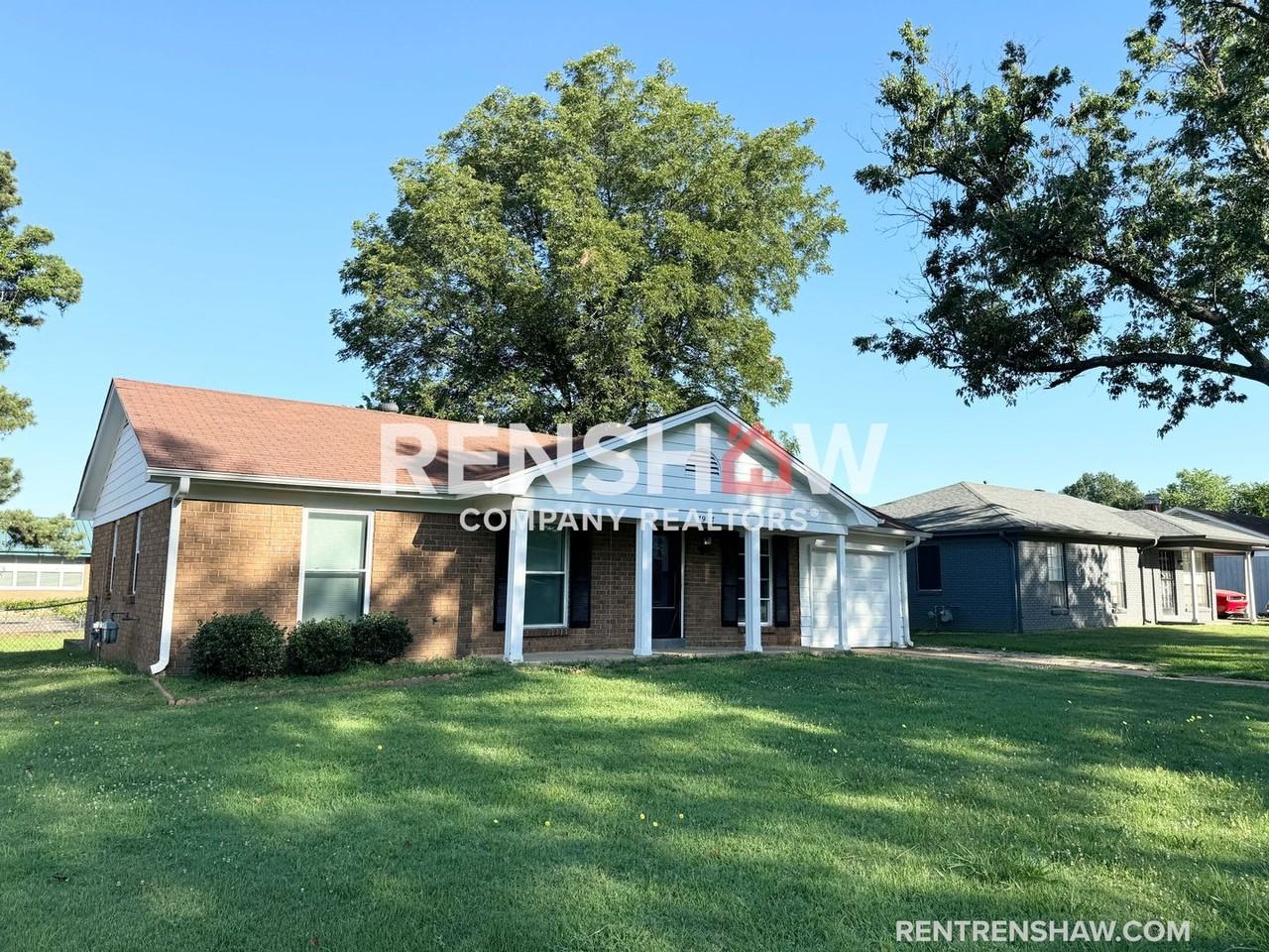 7917 Southaven Cir W - Photo 2 of 22