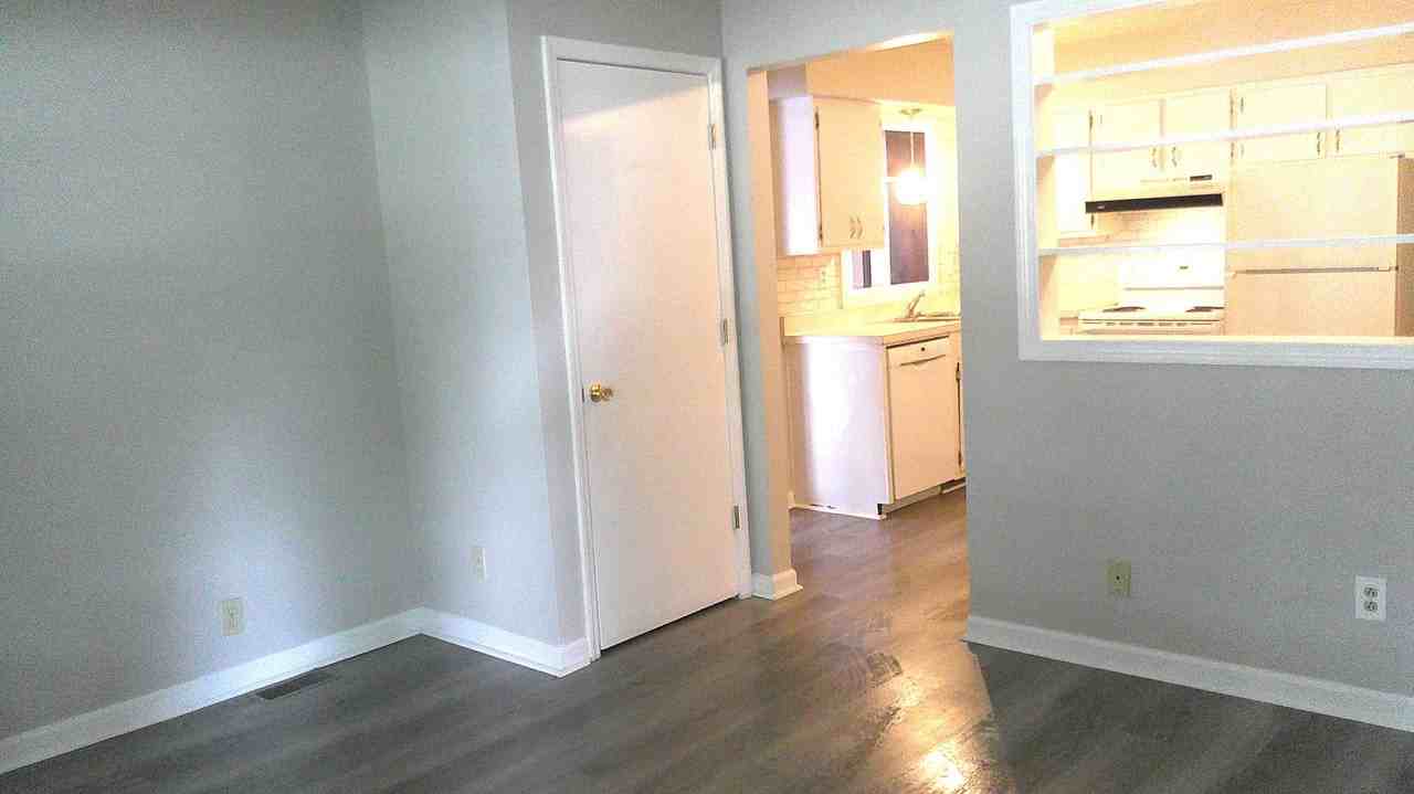 406 Spring Station Cir - Photo 4 of 18
