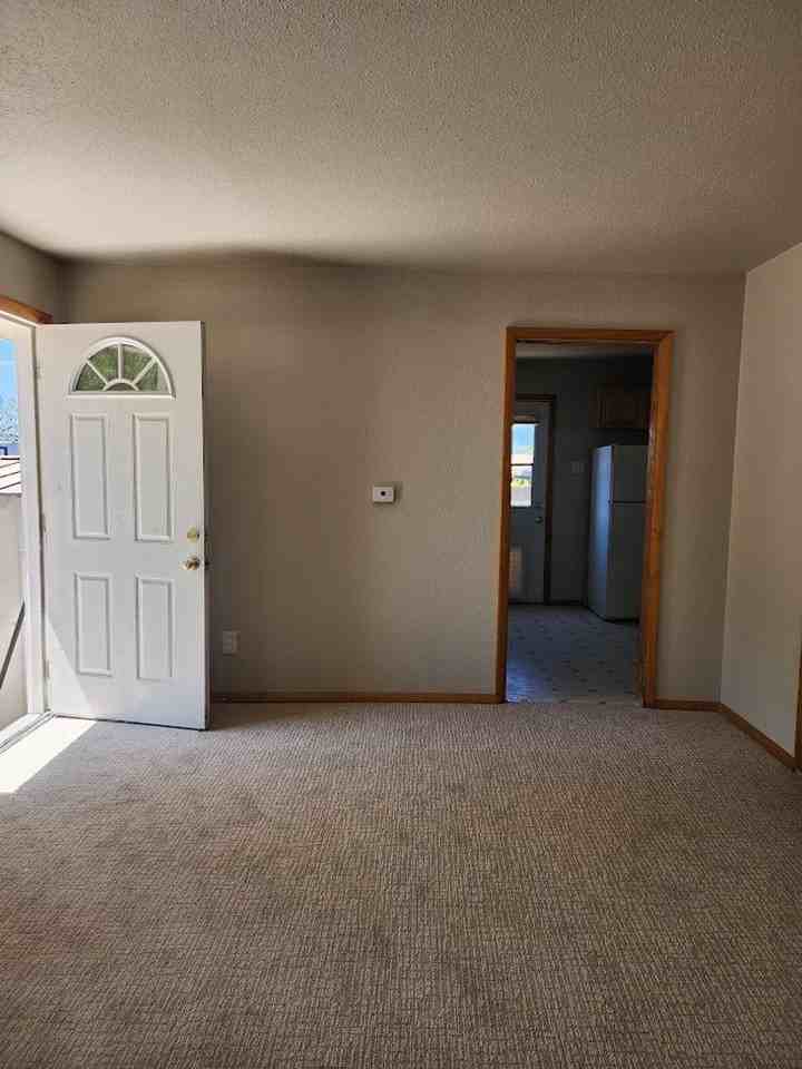 3900 Platte Ave - Photo 3 of 17