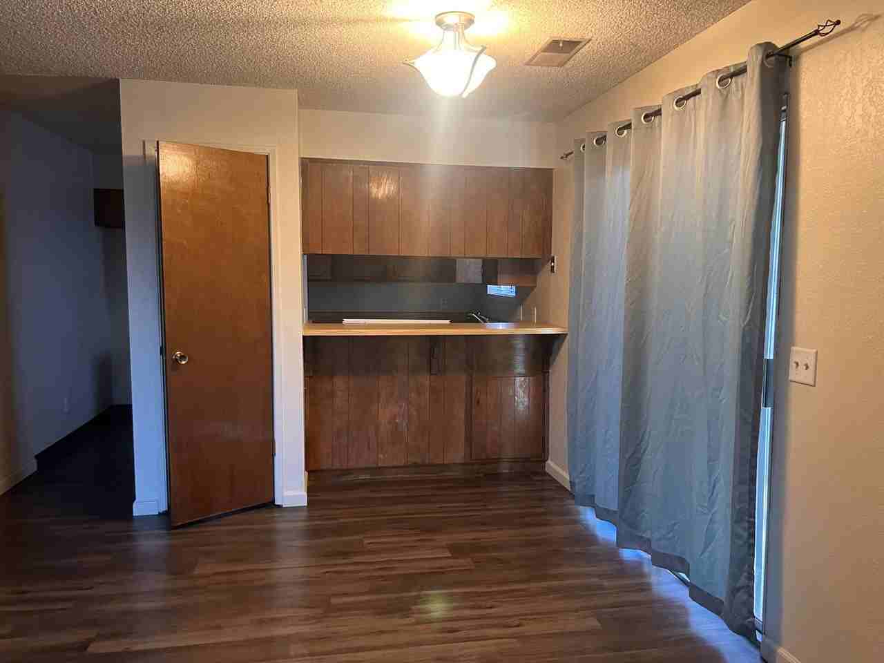 133 - 139 S. Peppertree St - Photo 3 of 12