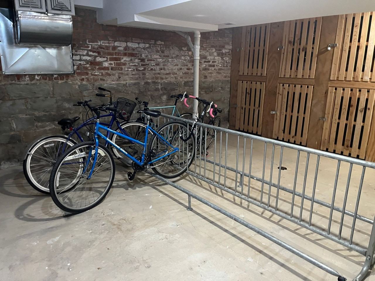 1712-14 W Sunnyside - Photo 2 of 4