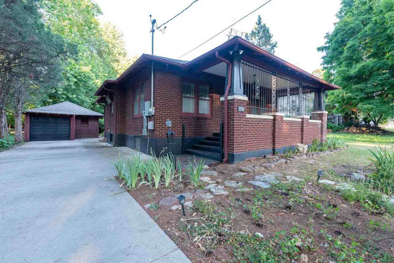 1554 S Campbell Ave - Photo 4 of 22