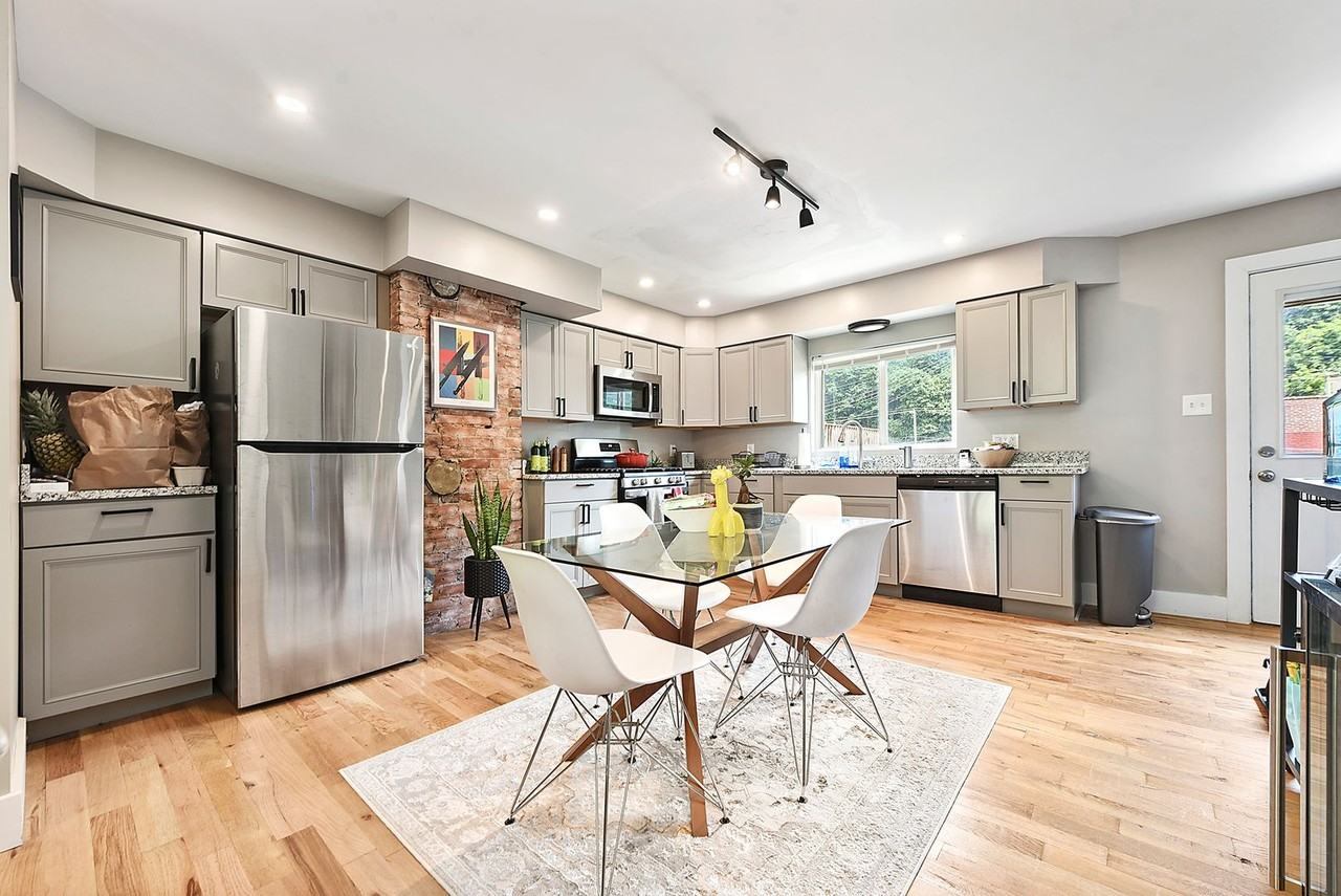 1425 Firth St - Photo 2 of 25