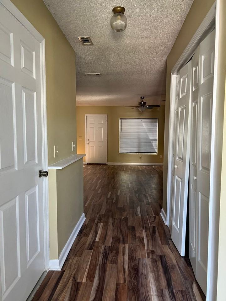 452 Sandy Oak Dr - Photo 2 of 19