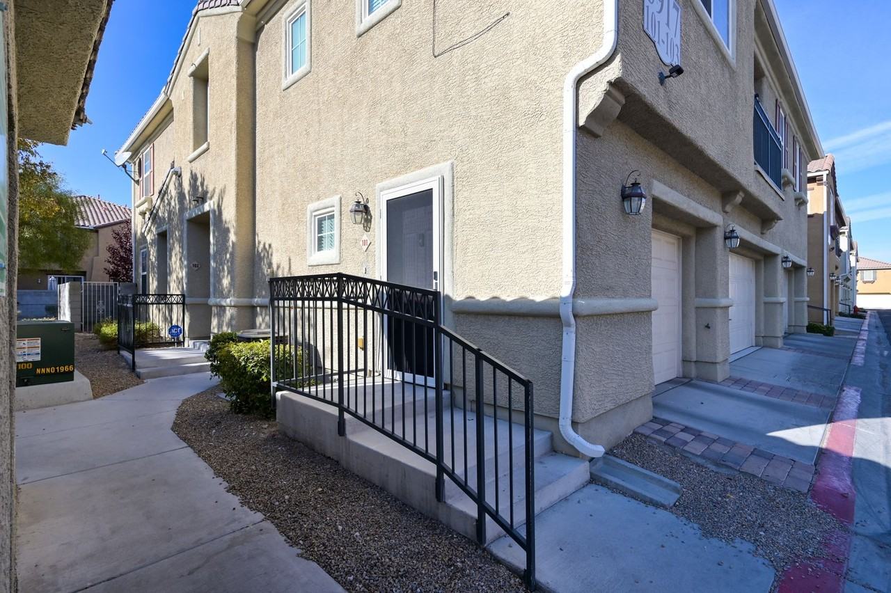 3917 Sweet Pine St #101 - Photo 3 of 50