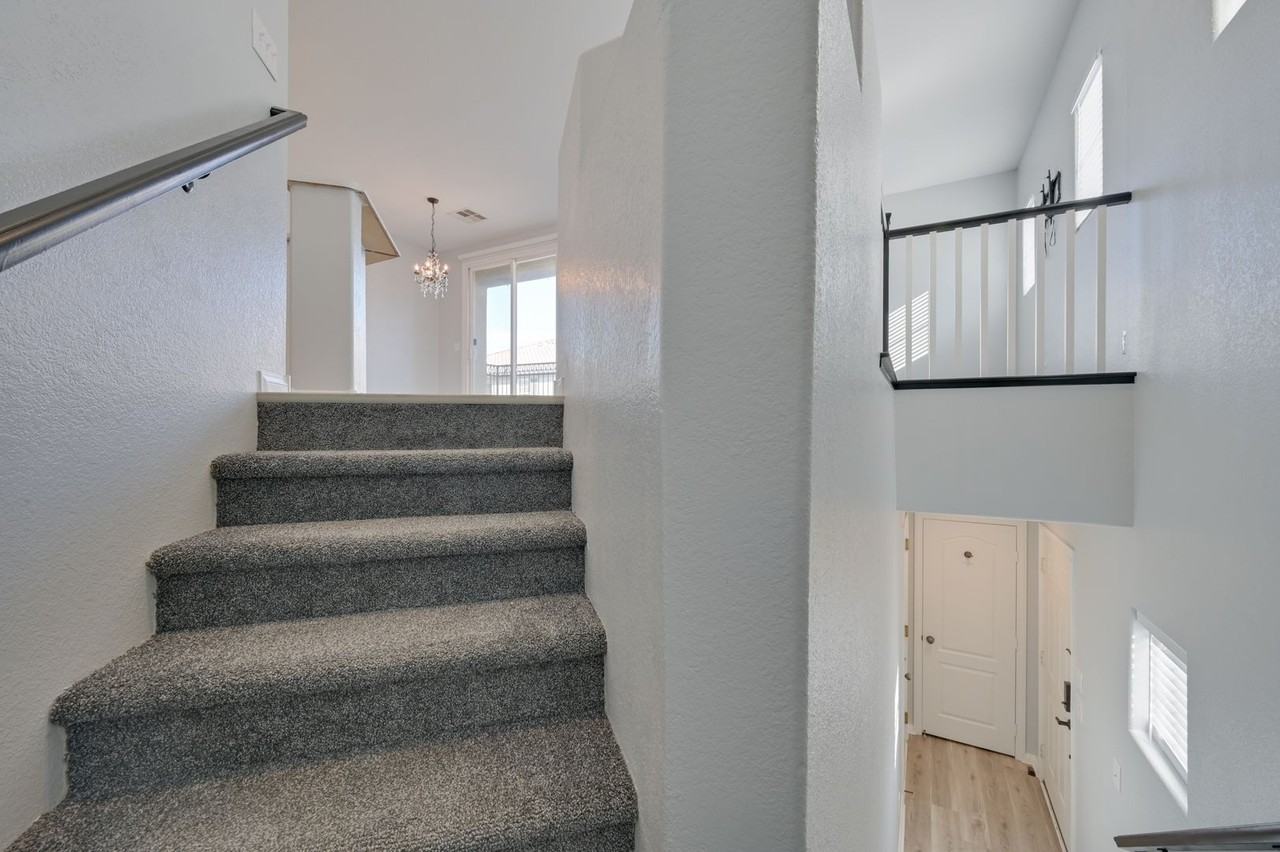 3917 Sweet Pine St #101 - Photo 5 of 50